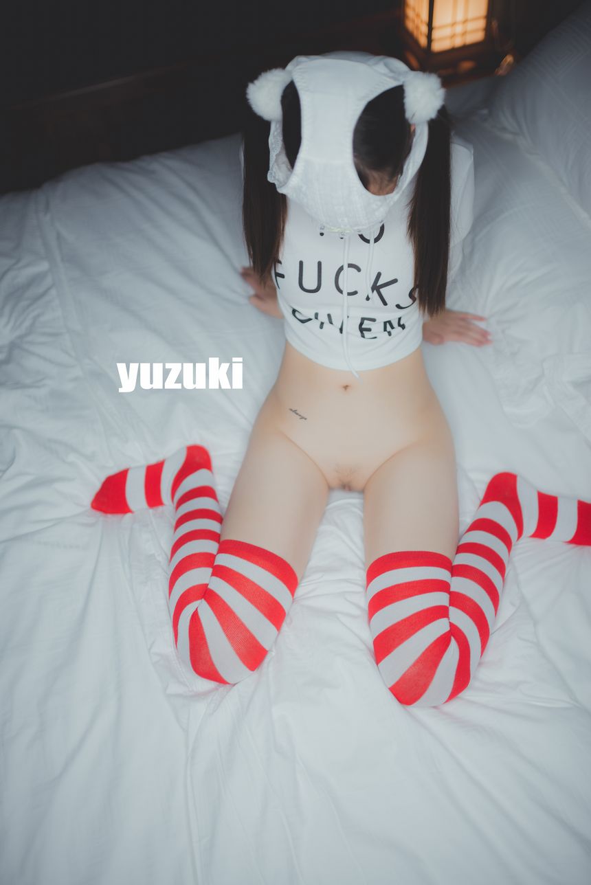 柚木 YUZUKI with red socks - (45P)